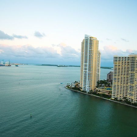 Bayfront Suites By Yourent Miami Buitenkant foto